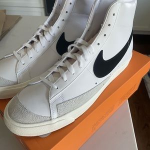 Nike Blazer Mid ‘77 VNTG - NIB size 11.5 Mens/13 Womens color - white/black.